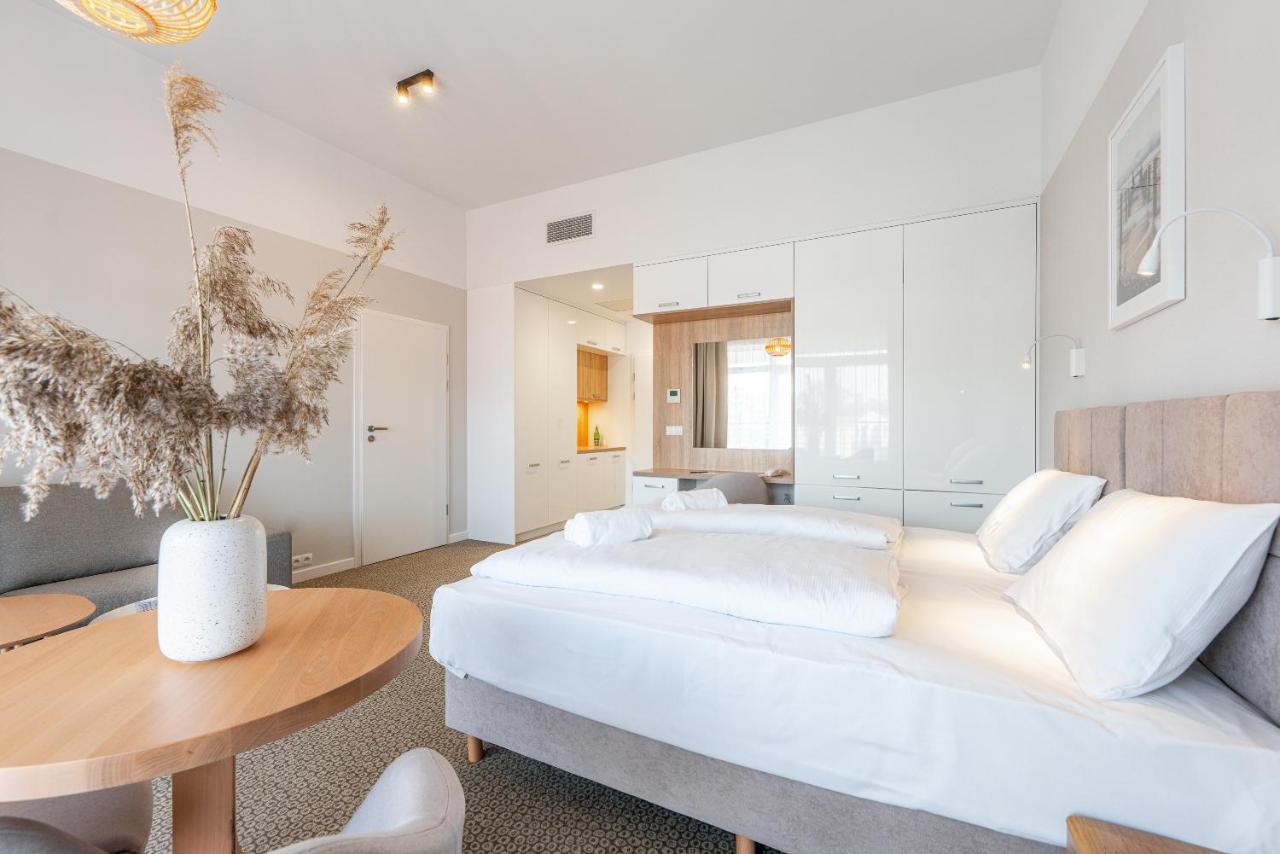 Molo Park Aparthotel Мельно Экстерьер фото