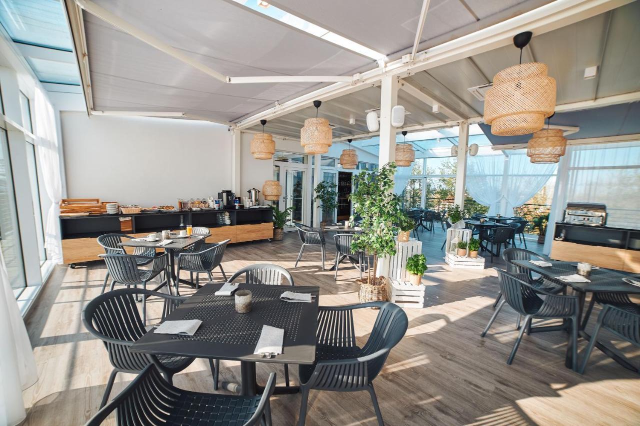 Molo Park Aparthotel Мельно Экстерьер фото